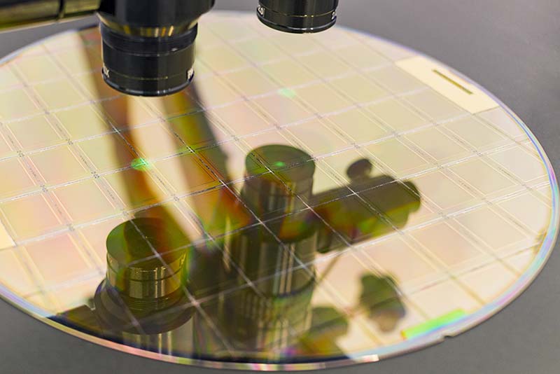 Silicon wafter. Semiconductor market.